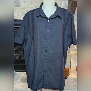 MEXICAN/CUBAN STYLE MEN'S SHIRT SIZE X-LARGE
